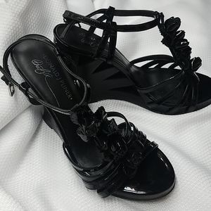 Hardly used pair of Donald J. Pliner heels